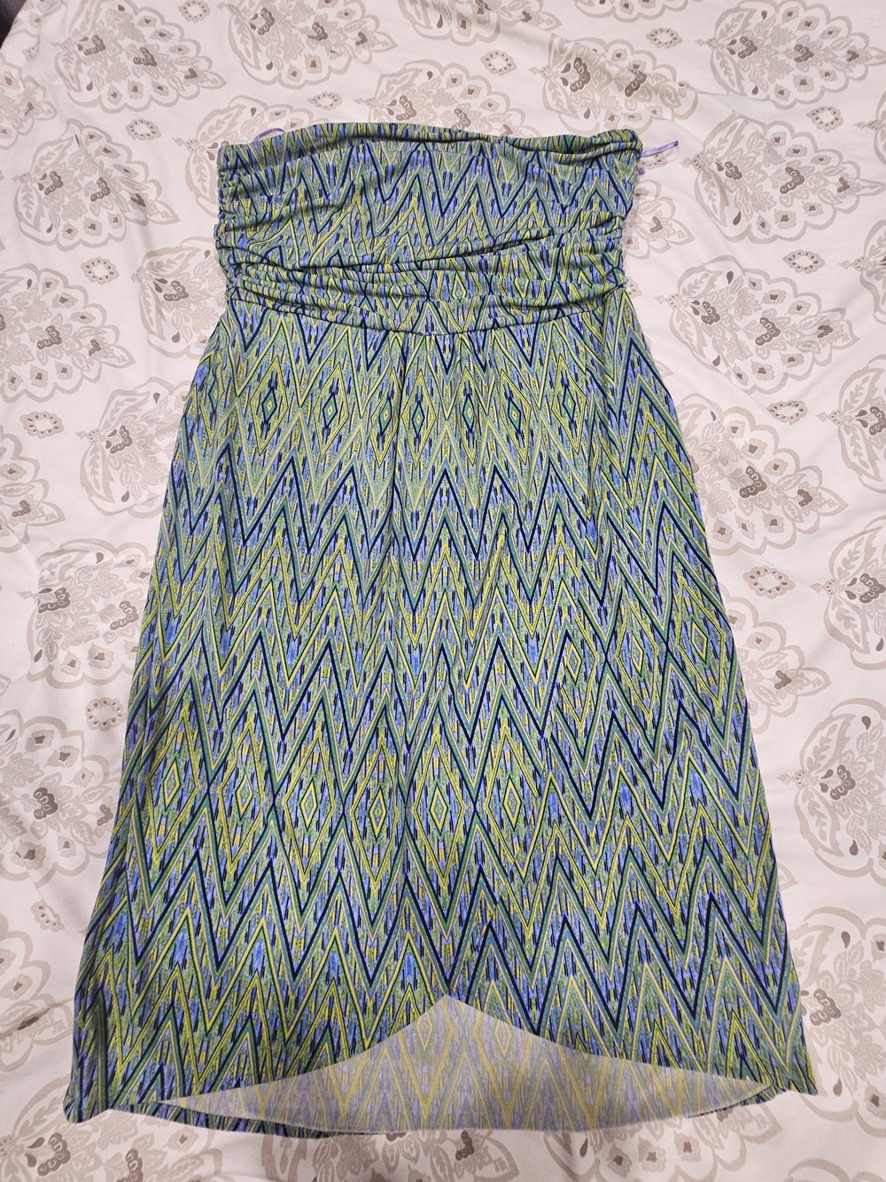 Jennifer Lopez Strapless Zigzag Dress in Green and Blue